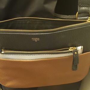 Hardly used Leather Fossil Crossbody/shoulder bag